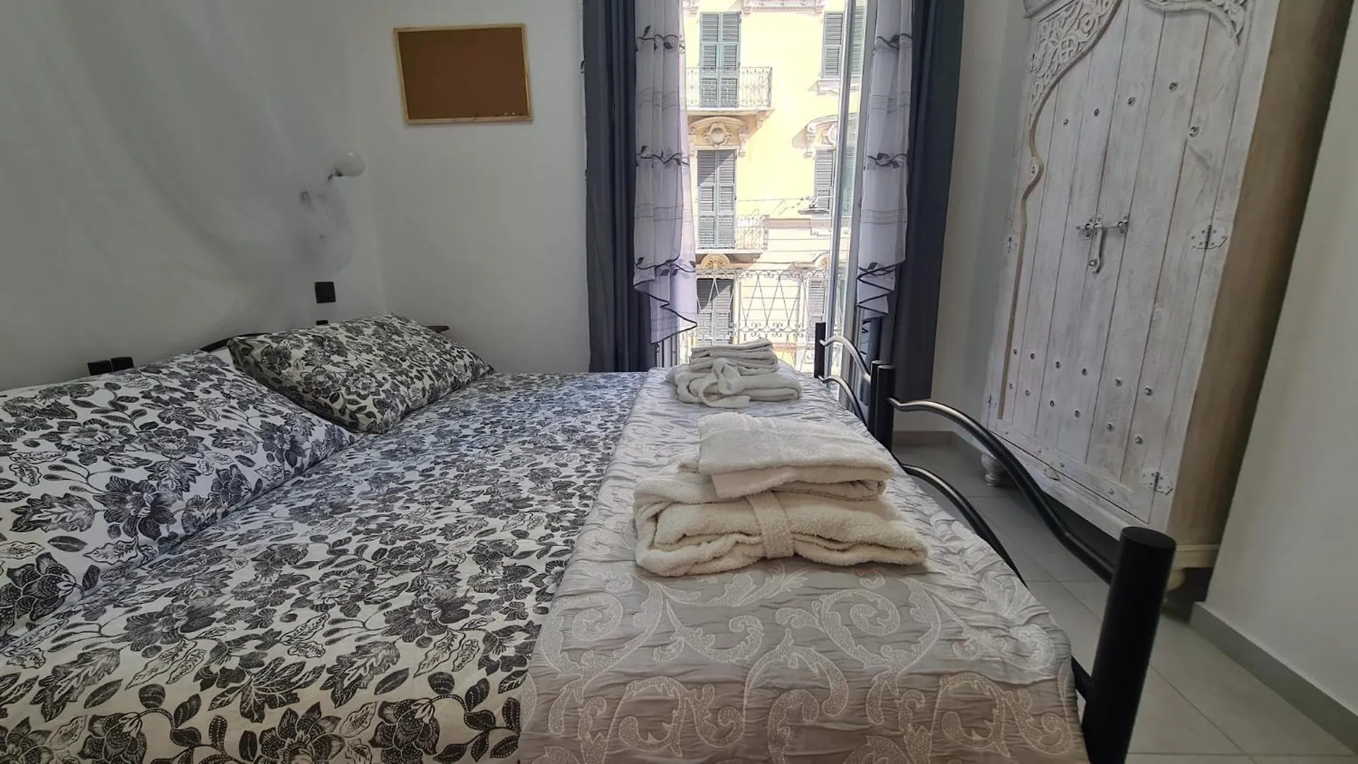 Pensión Hotel Amici Holidey Camera Stazione La Spezia Italia